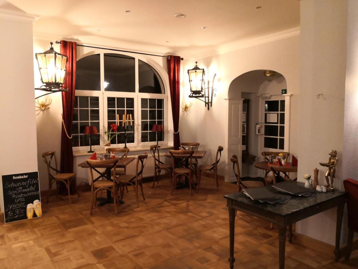 & Restaurant Raueneck Hotel *