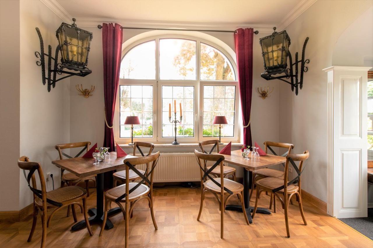 & Restaurant Raueneck *
