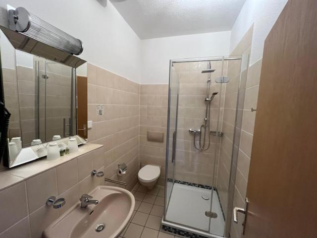 Raueneck Hotel *